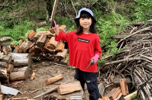 アウトドア体験 ワークショップ キャンプファイヤー 夜のキャンプファイヤー 川遊び　小川遊び　小川　安全川　安全小川 アウトドアライフキャンプ場　キャンプ　南丹市キャンプ　日吉キャンプ　日吉ダームキャンプ　日吉ダム温泉　京都キャンプ　薪割り　子供楽し　子供スタッフ　こどもスタッフ　春夏秋冬キャンプ場 自然キャンプ　日吉キャンプ　南丹市キャンプ　京都キャンプ　家族キャンプ 川遊び アクティビティ キャンプ活動　アウトドアライフキャンプ場 川遊び　安全川　子供川　こども遊び川 南丹市キャンプ　日吉ダムキャンプ　日吉キャンプ