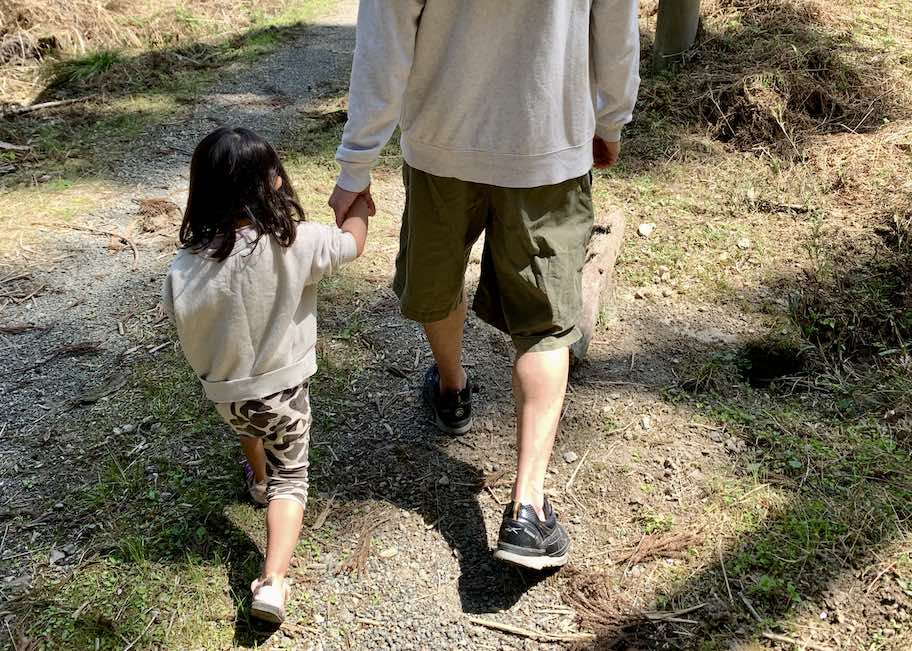 涼しい夏のキャンプ 夏のキャンプ 涼しいキャンプ 子ども体験 キャンプファイヤー 夜のキャンプファイヤー アウトドアライフキャンプ場　キャンプ　南丹市キャンプ　南丹キャンプ　日吉キャンプ　日吉ダームキャンプ　日吉ダム温泉　京都キャンプ　薪割り アウトドア体験 子供楽し　子供スタッフ　こどもスタッフ 子ども体験 川遊び ワークショップ